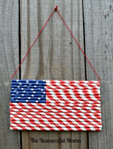 Paper straw patriotic flag~great craft kid craft project for Memorial , Flag Day, or 4th of July.