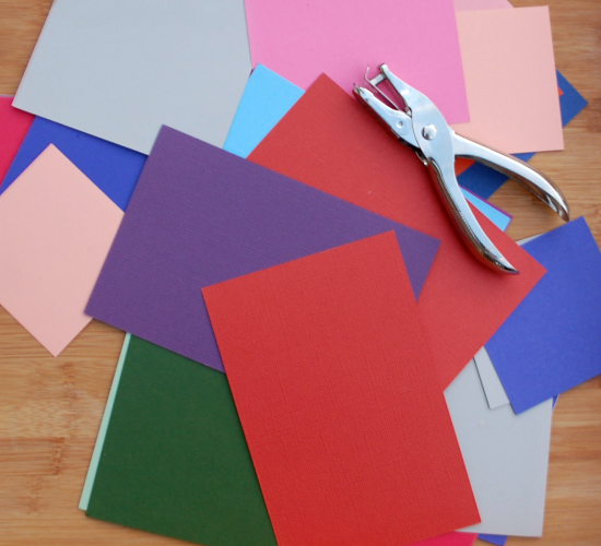 This hole punch fine motor activity is inexpensive, easy to prep and can be done independently. preschoolers|kindergarteners|fine motor|kid activity