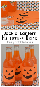 Super easy and quick Halloween drinks that you can prepare ahead of time for Halloween parties. Download and print the free labels. kids | school parties | classroom party | free printable| | Halloween party