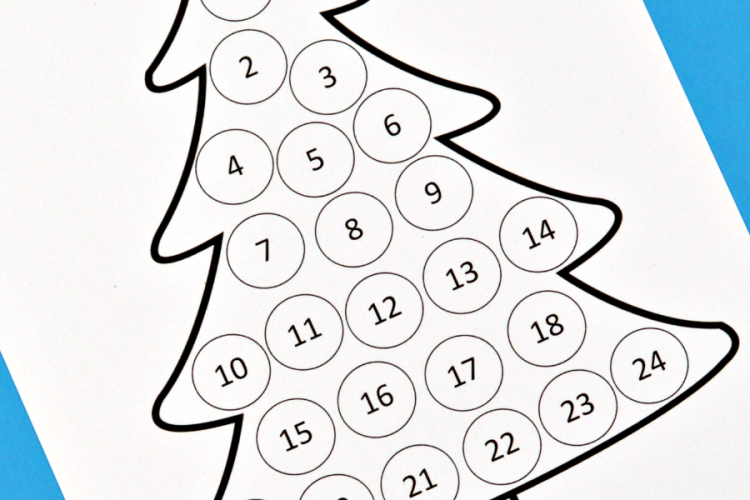 Free printable Christmas countdown advent calendar for kids. Use Do a Dot Markers, bingo markers, pom poms, stickers, or crayons to fill in each day.