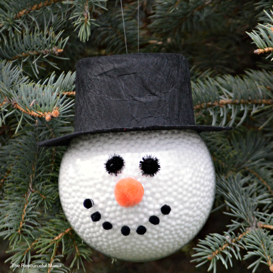 DIY Frosty the Snowman Christmas ornament. Great adult or kid made ornament.