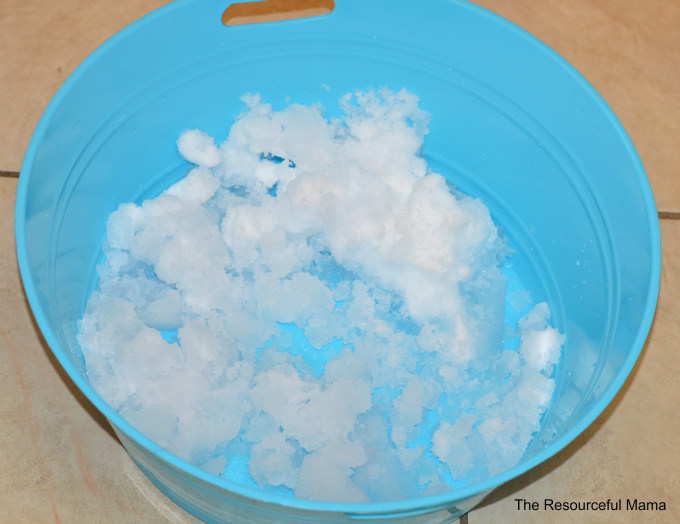 Melting snow science experiment-winter science experiment for preschoolers and kindergartners 