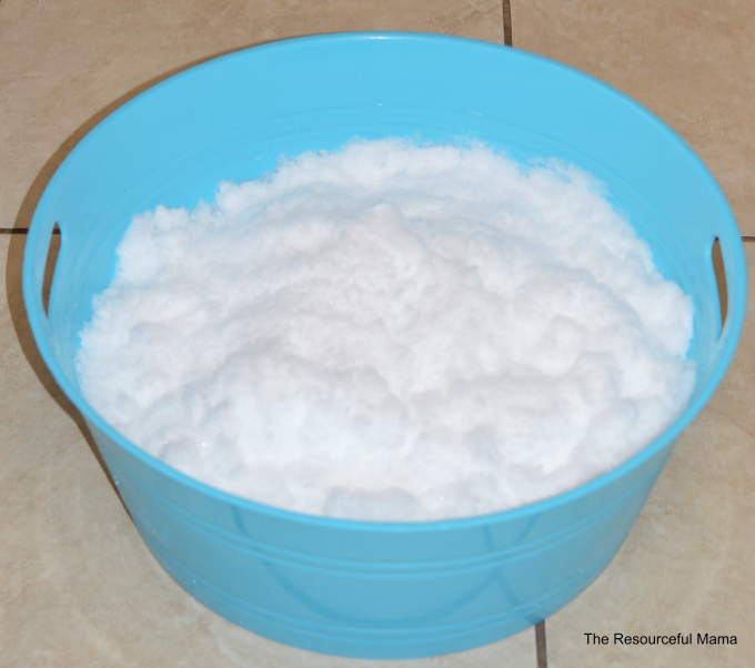 Melting snow science experiment-great winter science activity for preschoolers and kindergarnters