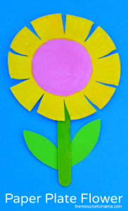 This paper plate flower craft is a great spring and summer craft for kids. It offers kids a great opportunity to work on scissor skills.