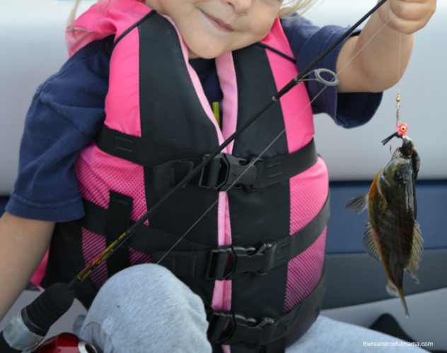 Boating Safety with Kids {Free Printable Boating Scavenger Hunt