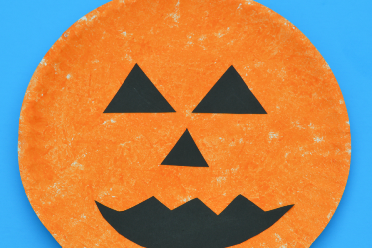 With just a few basic supplies and easy to follow directions, this is an easy, inexpensive, and fun pumpkin craft for fall, Halloween or Thanksgiving. Easily transforms into a jack o' lantern.
