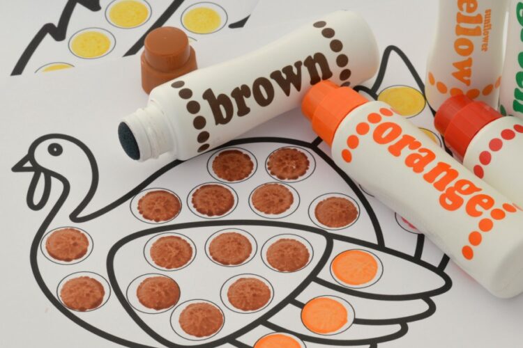 Free printable dot painting worksheets for Thanksgiving. Grab your do a dot makers or dot stickers for a easy low mess activities.