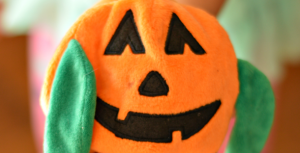 Super fun Halloween party game great for school classroom parties! pumpkin | kids games | party game | Halloween