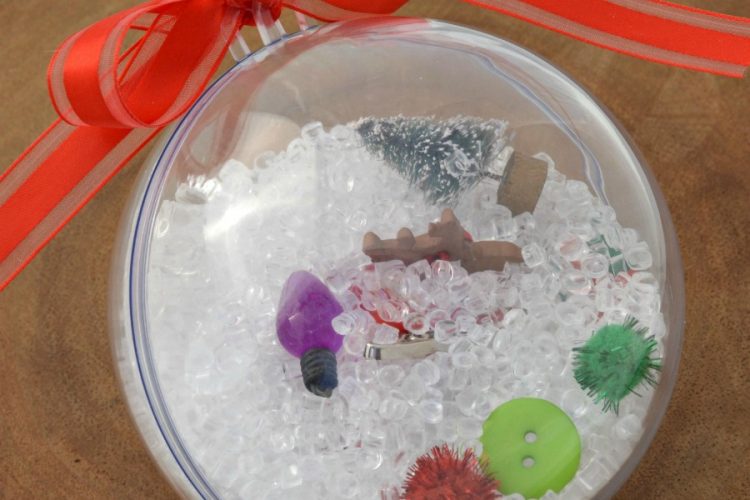 The kids loved shaking their I Spy Ornaments and finding all the treasures hidden in their ornament. Christmas | home made ornament