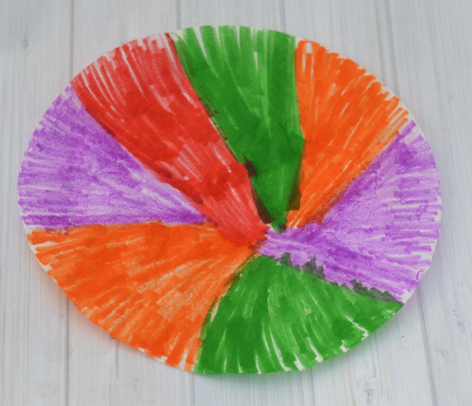 This Coffee Filter Turkey Craft is a quick, easy, and inexpensive craft kids can make for Thanksgiving. It uses a fun technique to color the coffee filters. 