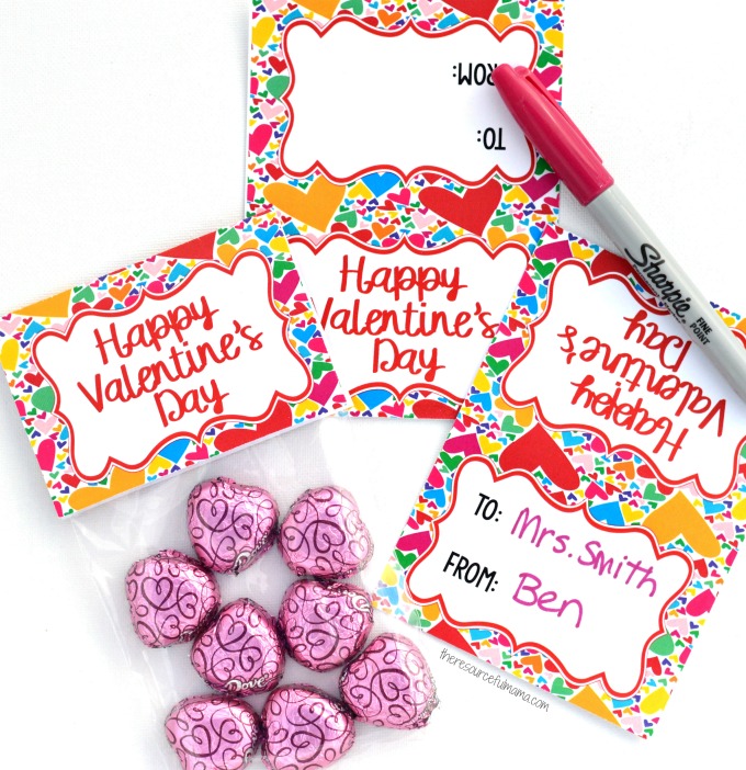 These Valentine's Day Treat Bag Toppers work great for giving friends, family, teachers, or anyone else a special little Valentine's day treat.