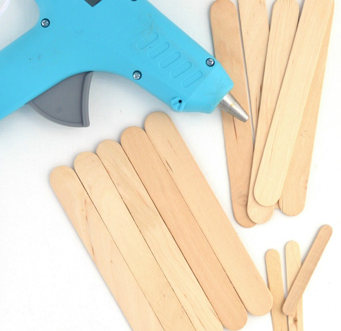 Transform craft sticks into a cardinal craft for kids. 